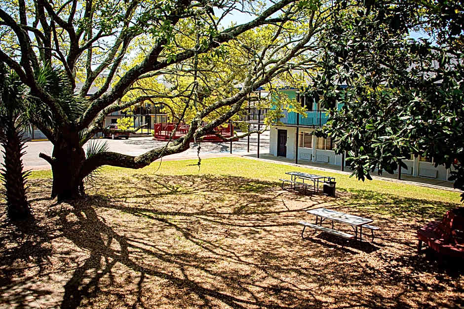 Super 8 by Wyndham Biloxi