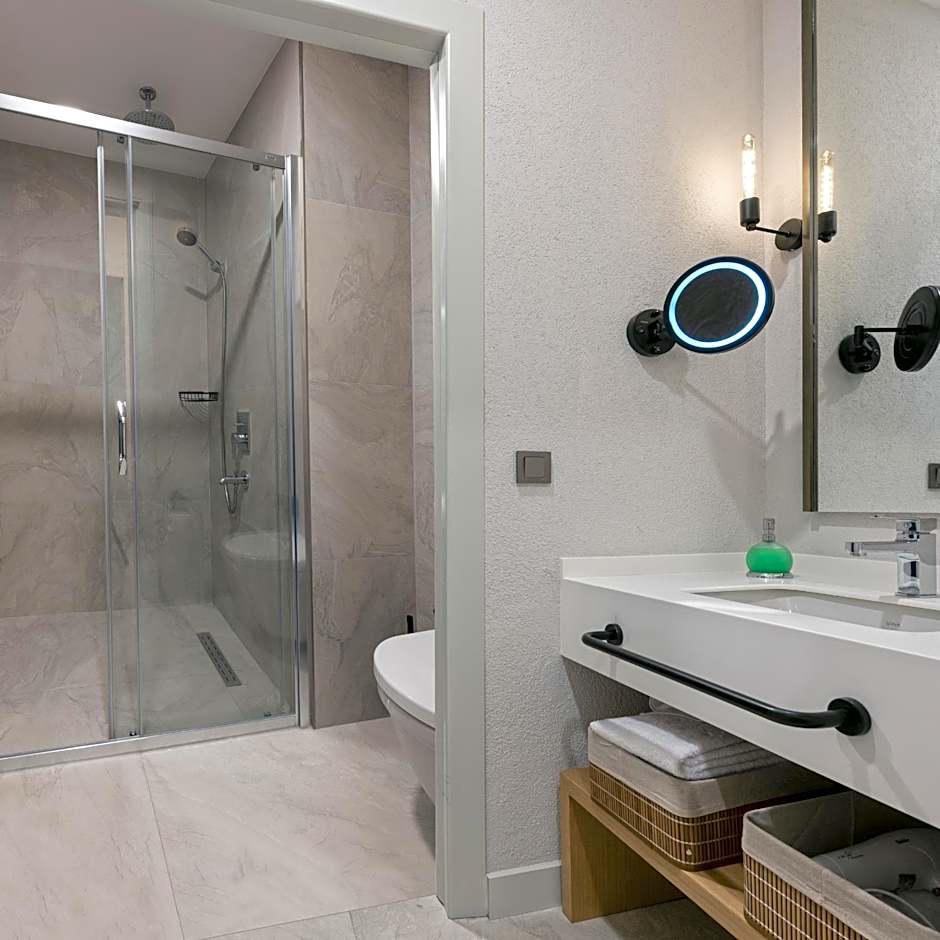 A Suite Side