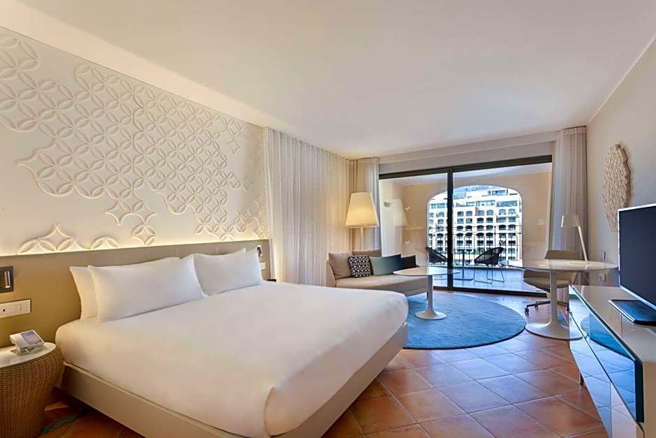 Photo 1 of 5 of Executive 1 King Bed, Marina View