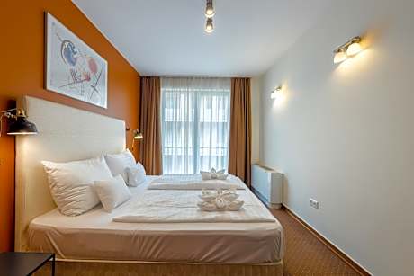 One-Bedroom Apartment with Spa Access for 3 people