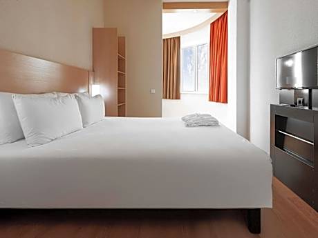 Luxury Double Room with City View