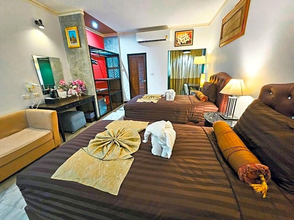 โรงแรมเชียงใหม่ล้านนา & โมเดิร์นลอฟท์ (Chiangmai Lanna Modern Loft Hotel)