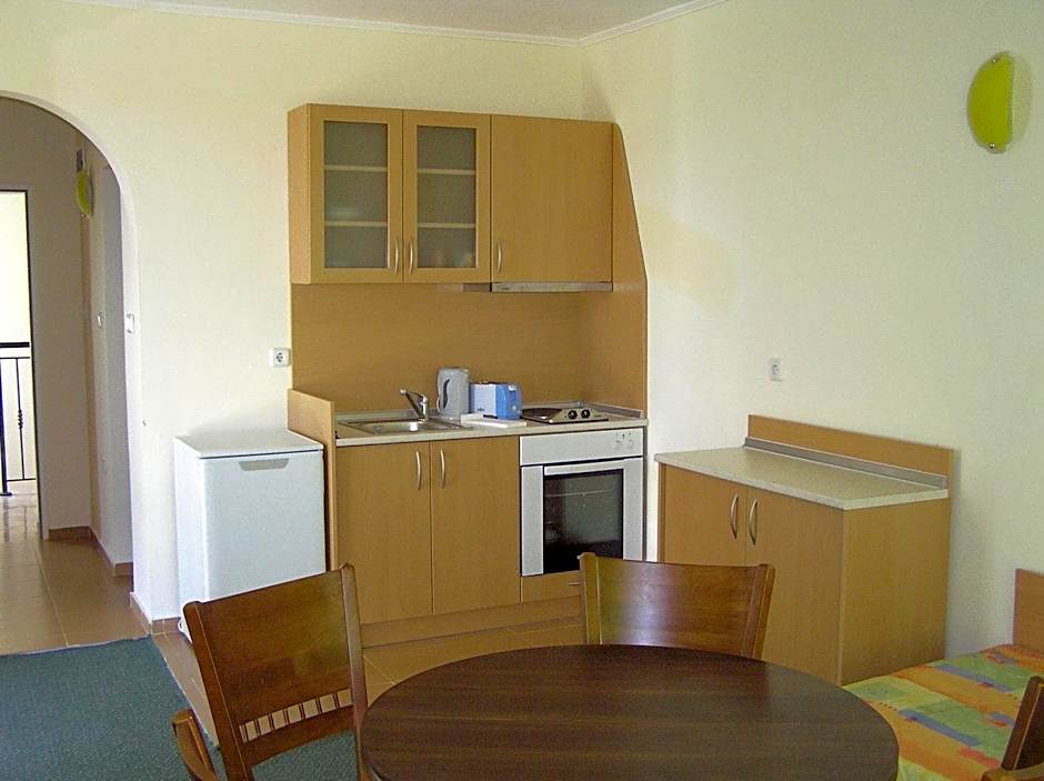 Sunny Day Club Hotel