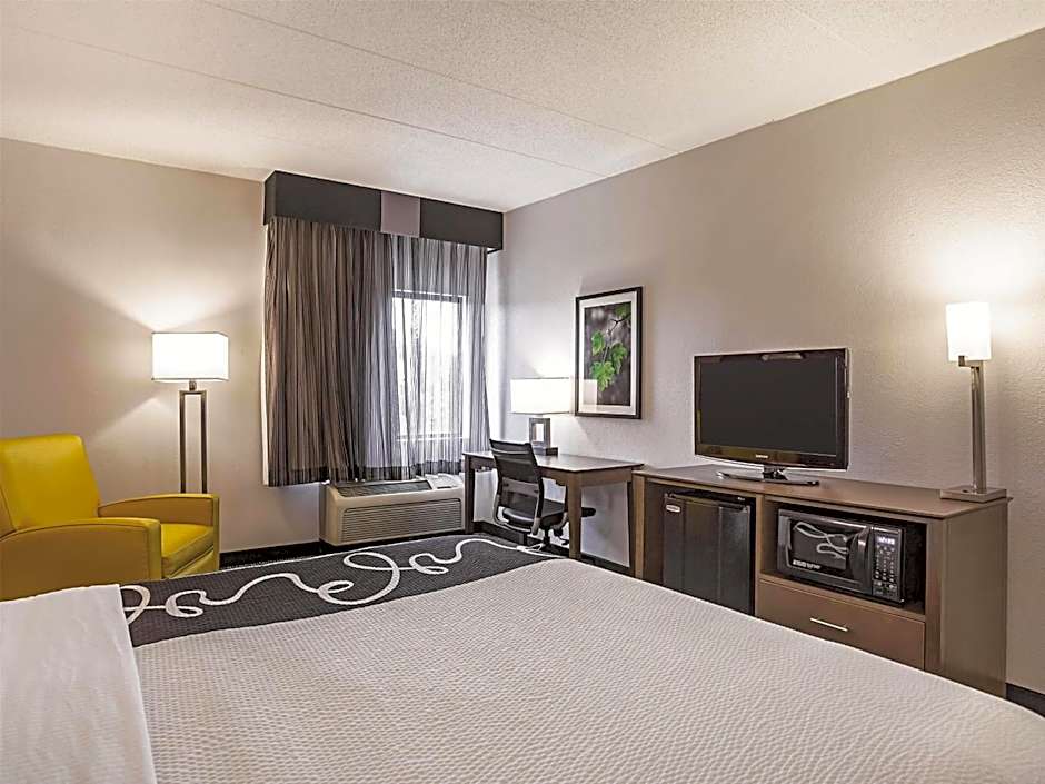 La Quinta Inn & Suites by Wyndham Virginia Beach