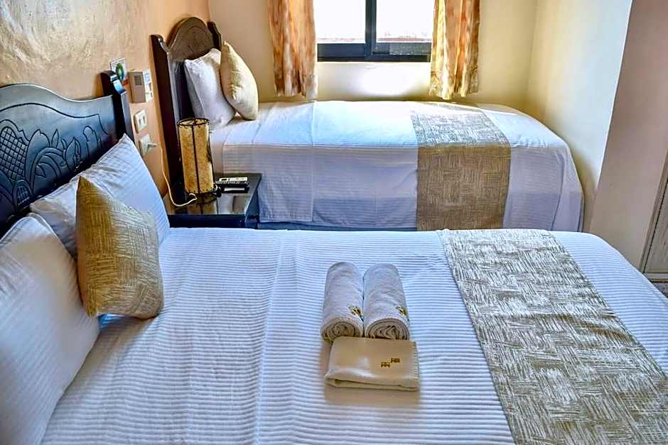 Hotel Bucaneros