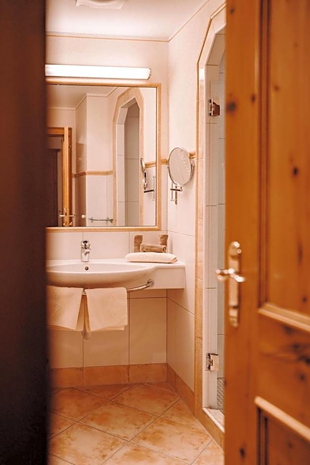 ASTER Boutique Hotel & Chalets