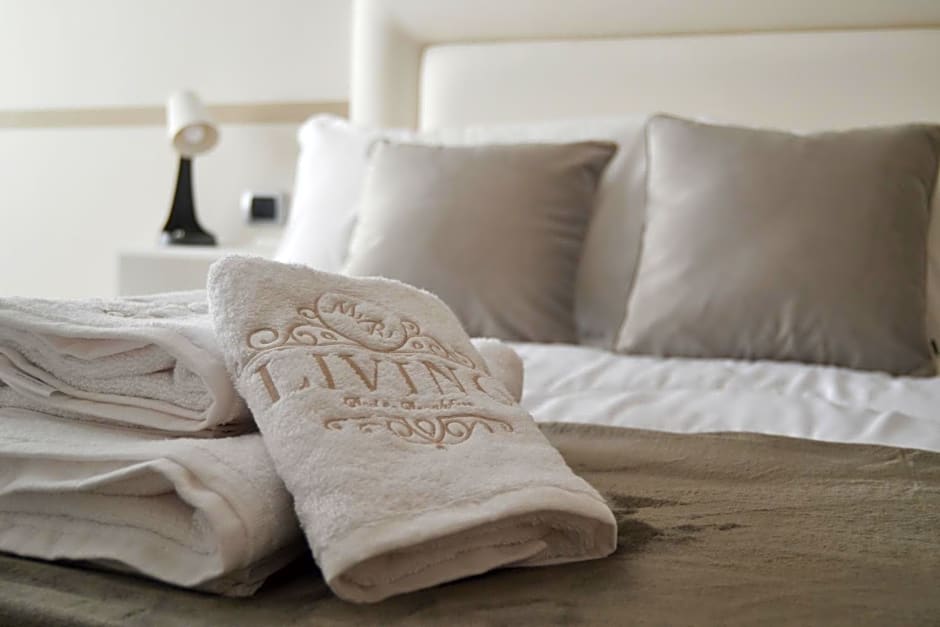 MR Living Bed & Breakfast