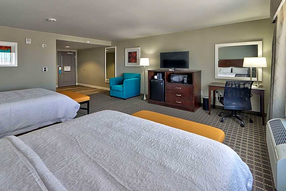 Hampton Inn By Hilton & Suites Albuquerque Airport