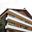 La Paula Apartments & Suites