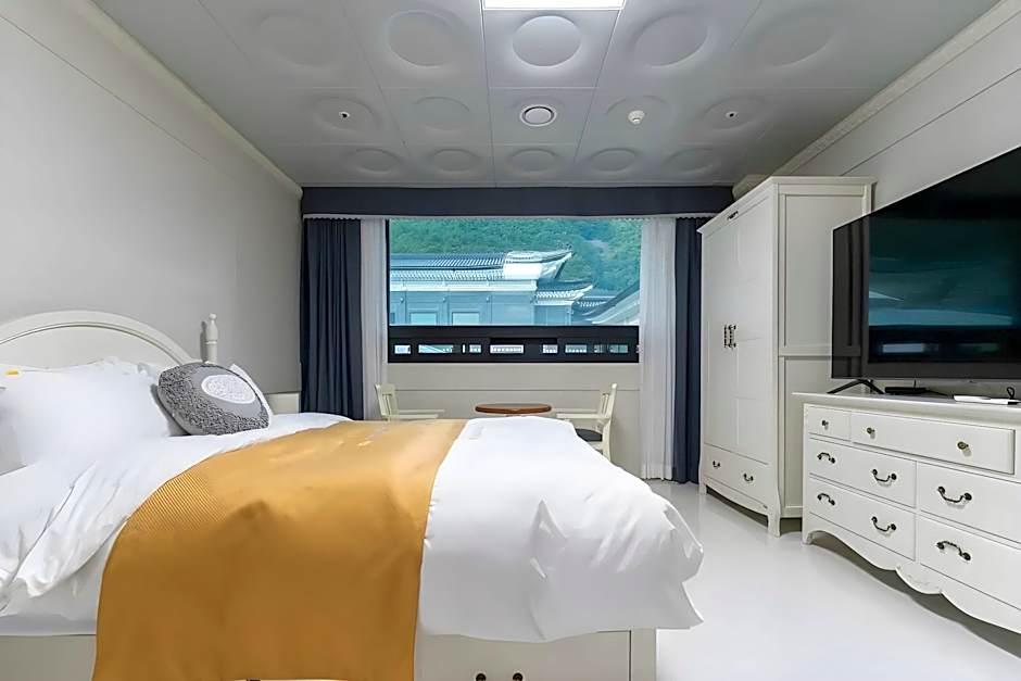 Taebaek Hotel