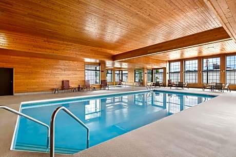 Super 8 by Wyndham La Crosse