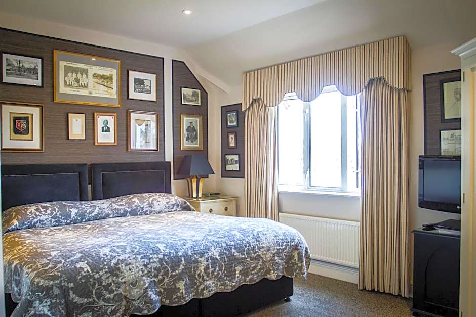 Photo 1 of 7 of Superior 1 King Bed
