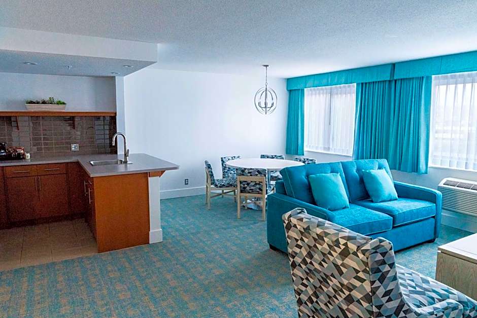 Coast Hotel & Convention Centre