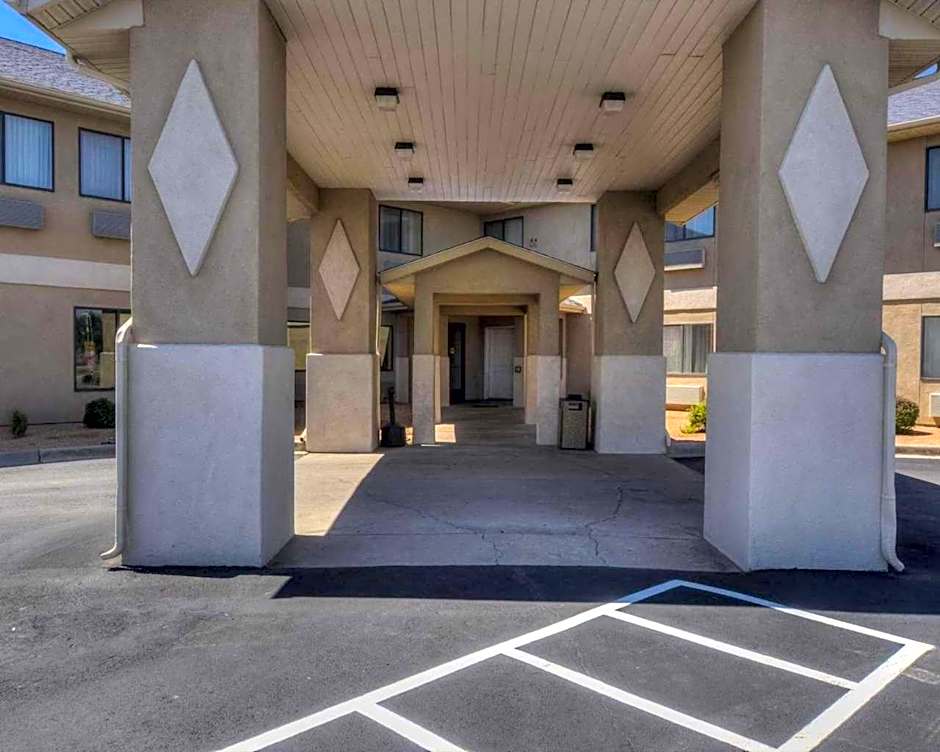 Comfort Inn & Suites Shawnee - Kansas City