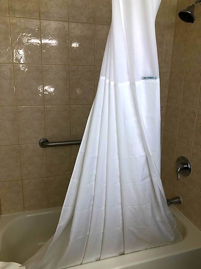 Howard Johnson by Wyndham Winter Haven FL