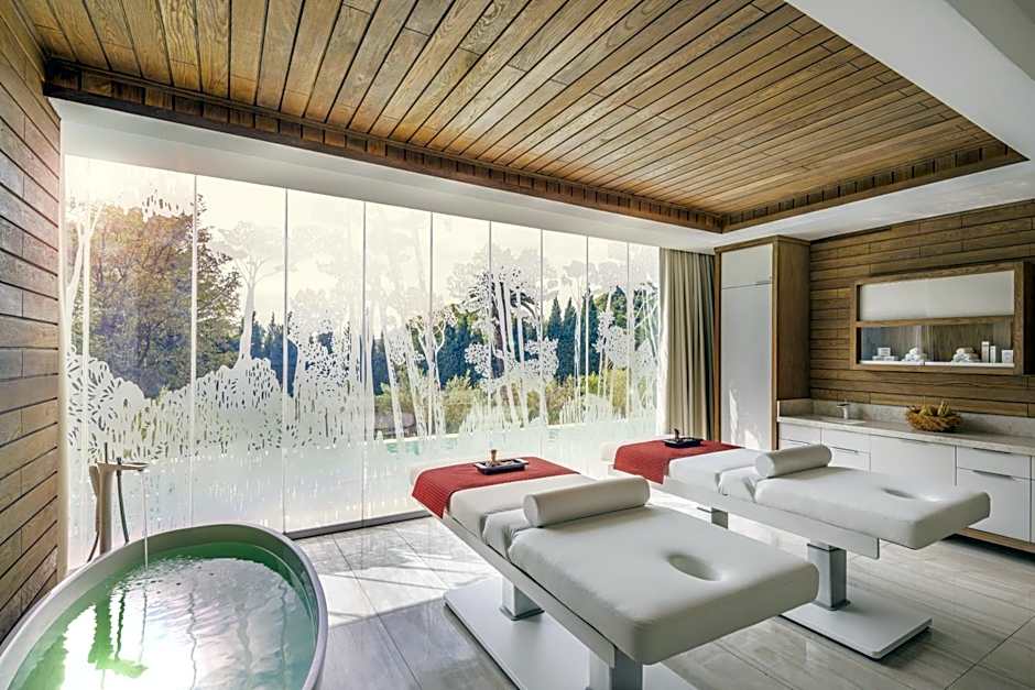 Four Seasons Hotel Westcliff