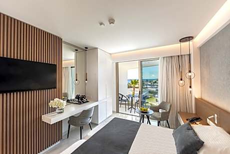 Double or Twin Room with Side Sea View