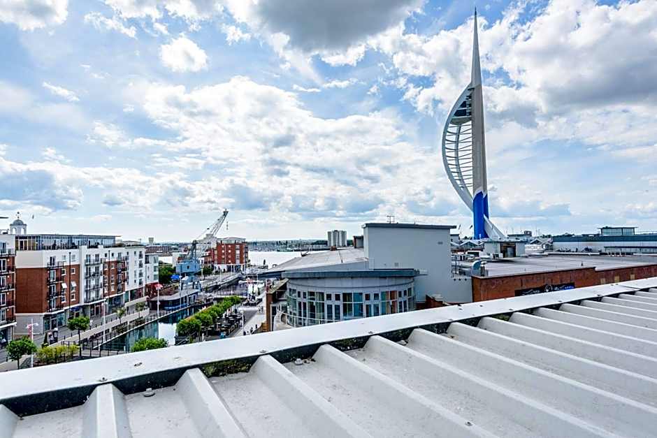 Holiday Inn Express Portsmouth Gunwharf Quays By IHG