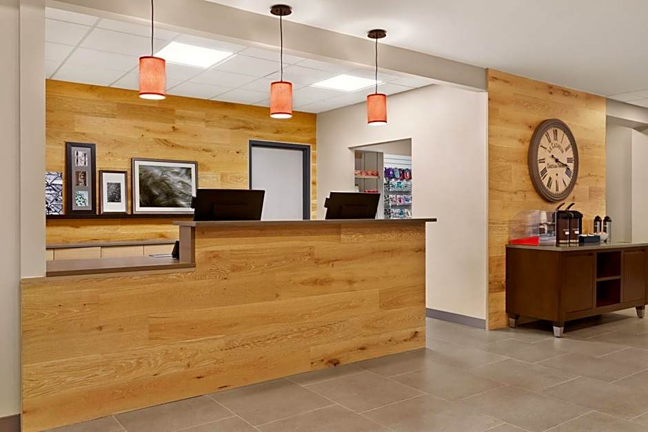 Country Inn & Suites by Radisson, Belleville, ON