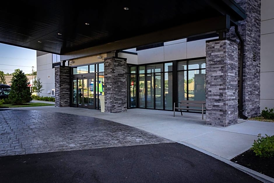 Holiday Inn Express And Suites Boston South - Randolph By IHG