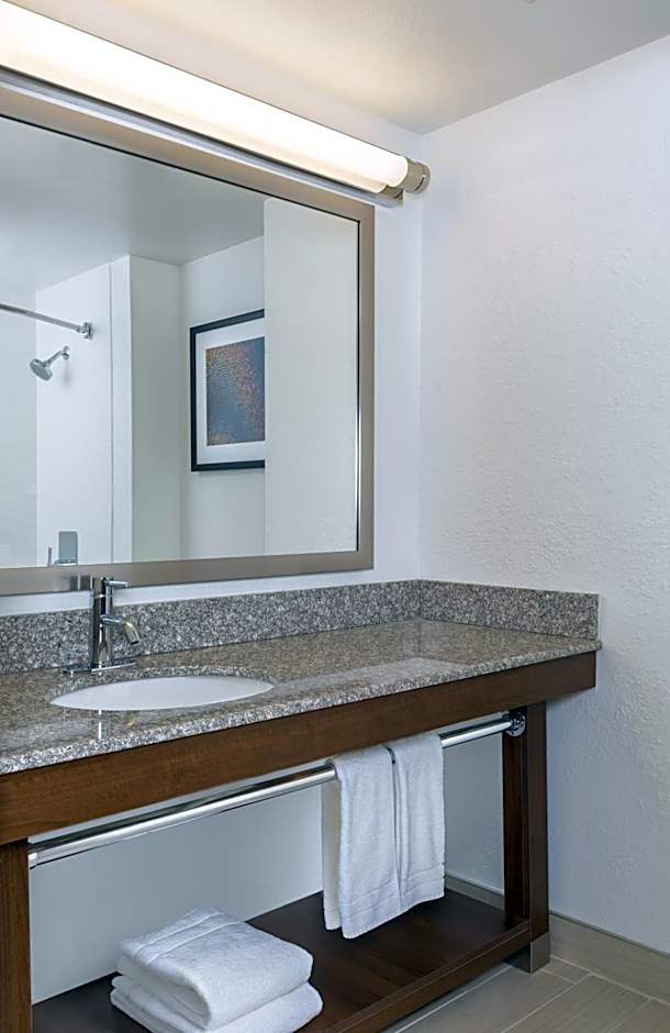 Four Points by Sheraton Milwaukee Airport