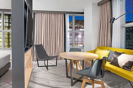 Junior One-Bedroom King Suite