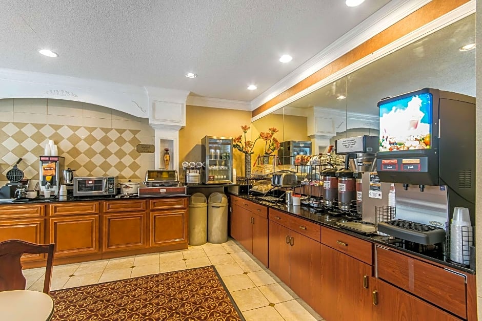 Quality Inn & Suites Evansville North