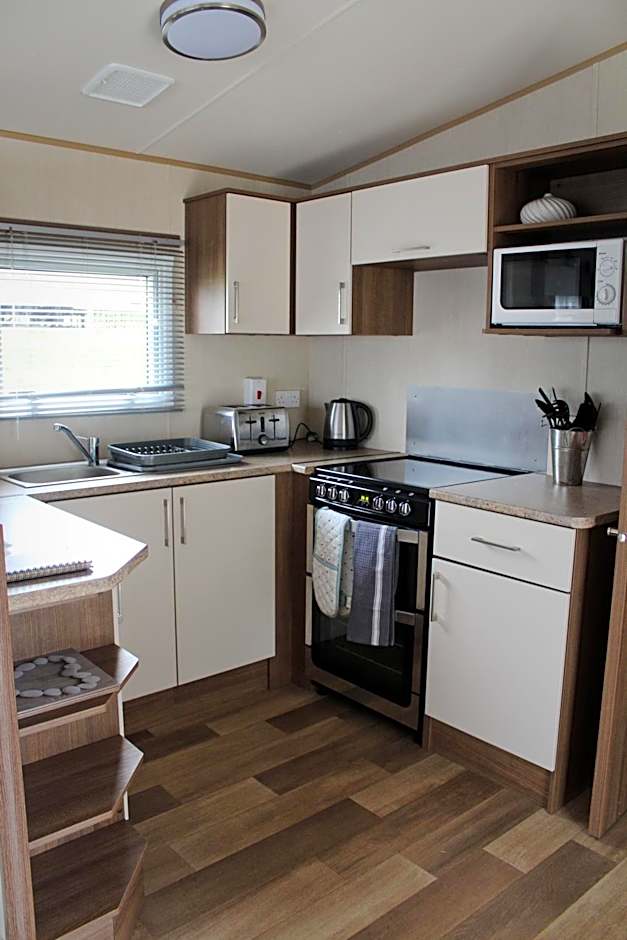 3 Bed Static Caravan @ Hoburne Devon Bay