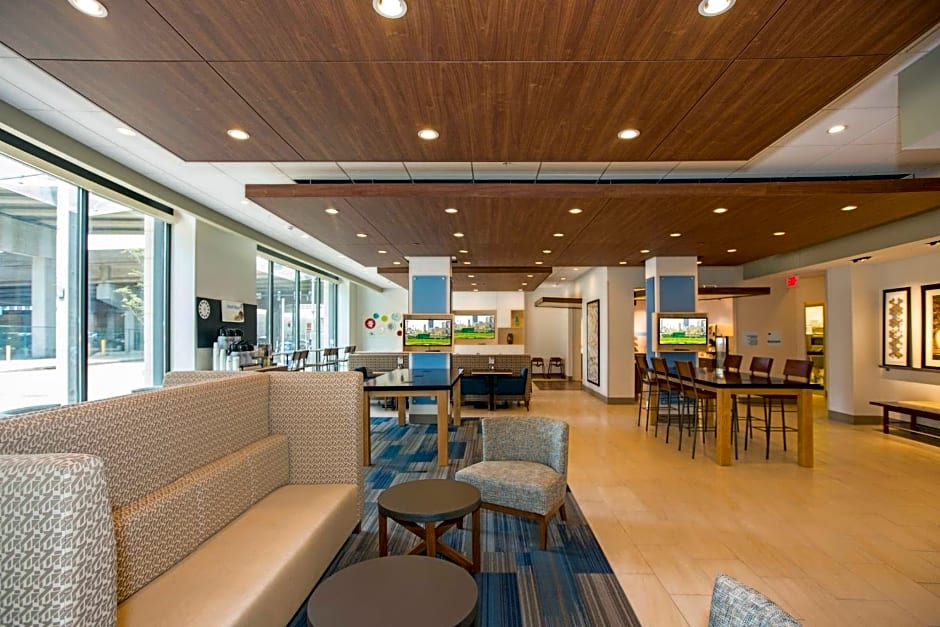 Holiday Inn Express & Suites Pittsburgh North Shore By IHG