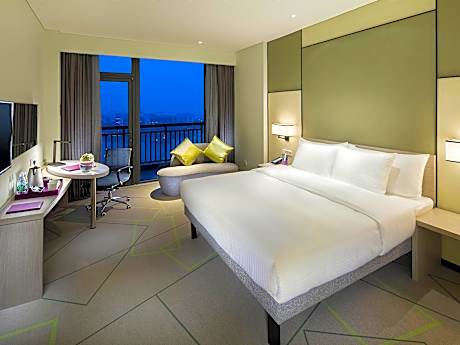 Superior Room with King Bed