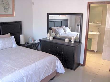 Queen Room with Private Bathroom