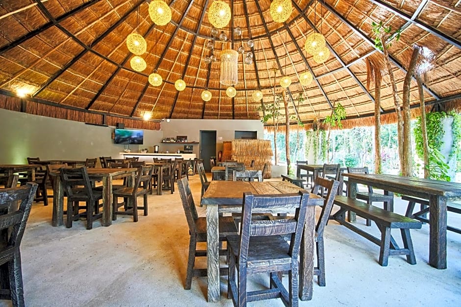 Kuun Tulum By Lockey