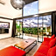 Contemporary Loft 200m From Canggu Shoreline