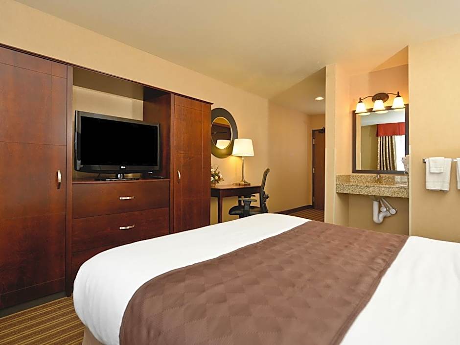 Yellowstone West Gate Hotel