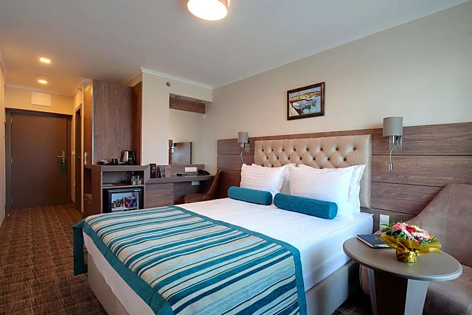 Photo 1 of 5 of Double Room