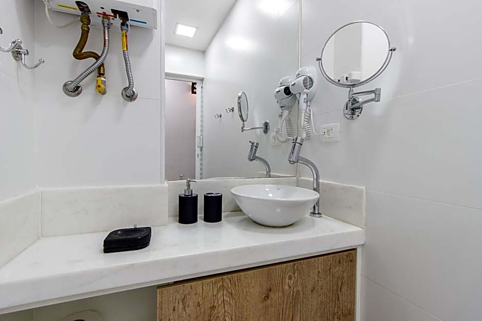 STUDIO ACONCHEGANTE à 3 min da praia de copa!