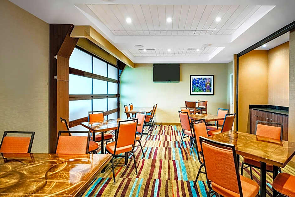 Fairfield Inn & Suites by Marriott Van
