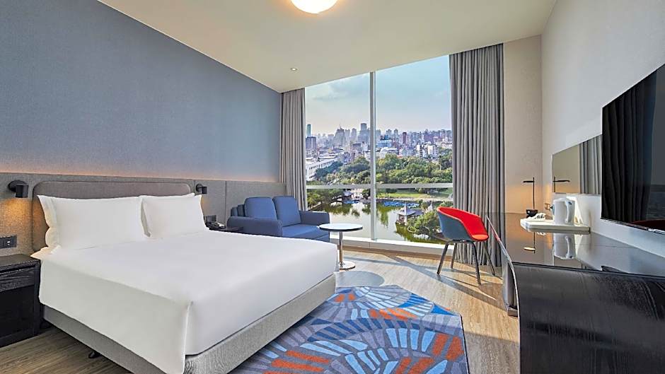 Holiday Inn Express Taichung Station
