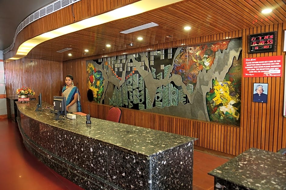 Hotel Le Garden – Experience Serenity Near Sacred Temples