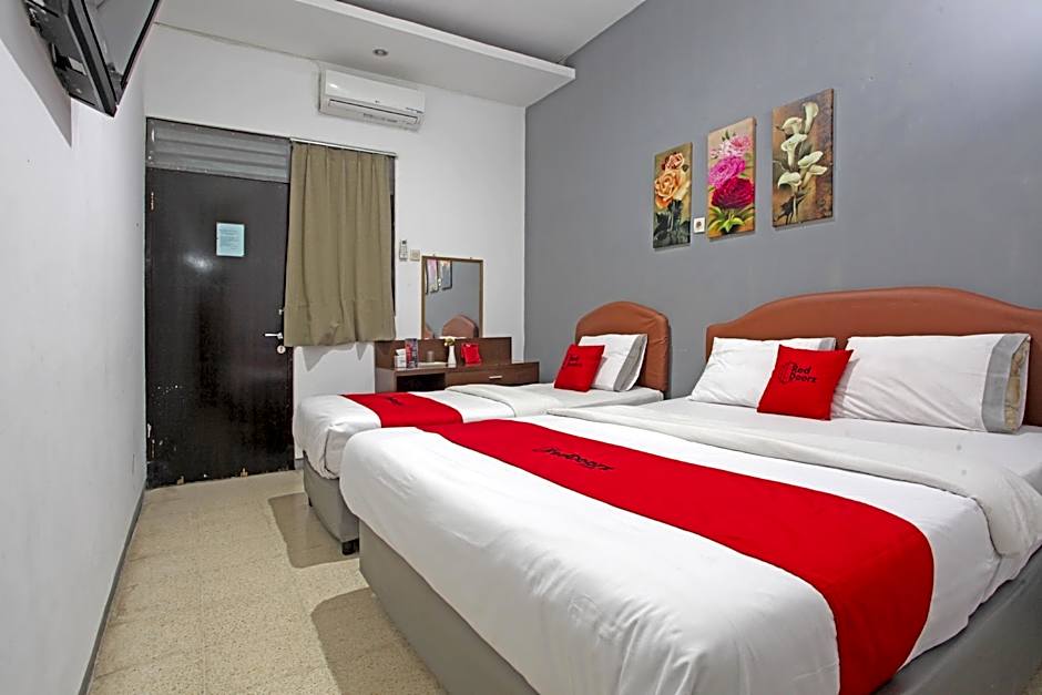 RedDoorz @ Soekarno Hatta 2