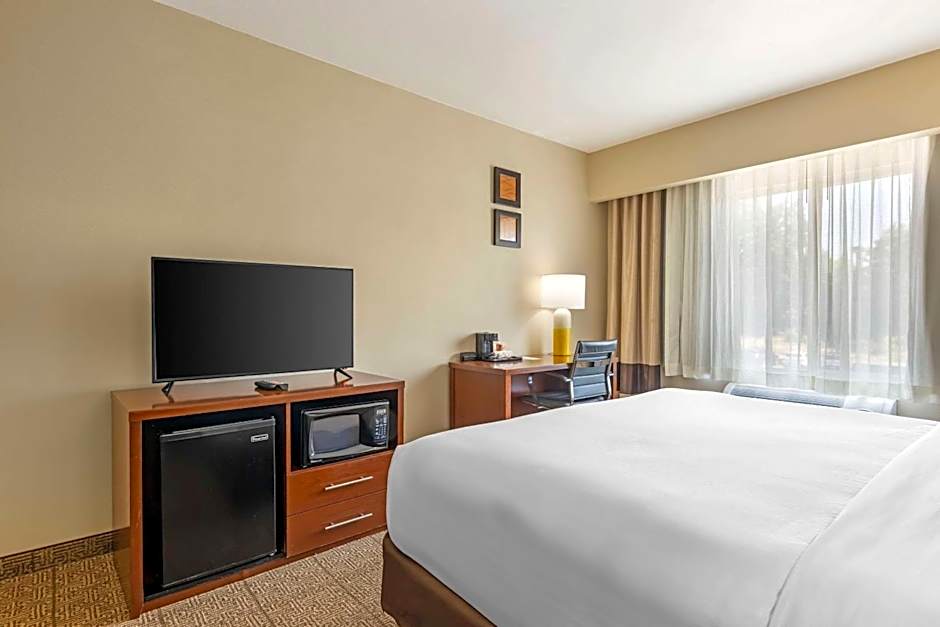 Comfort Suites Near Vancouver Mall