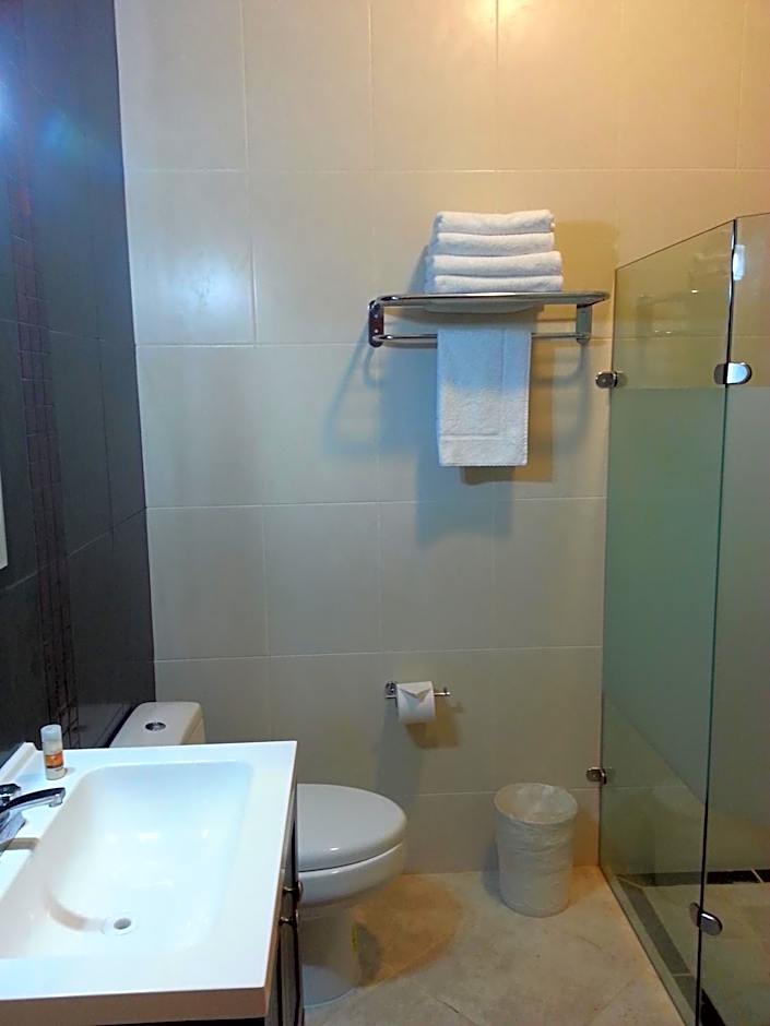 Hotel y Suites Los Encantos