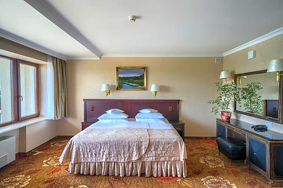 Hotel Gołębiewski Mikołajki