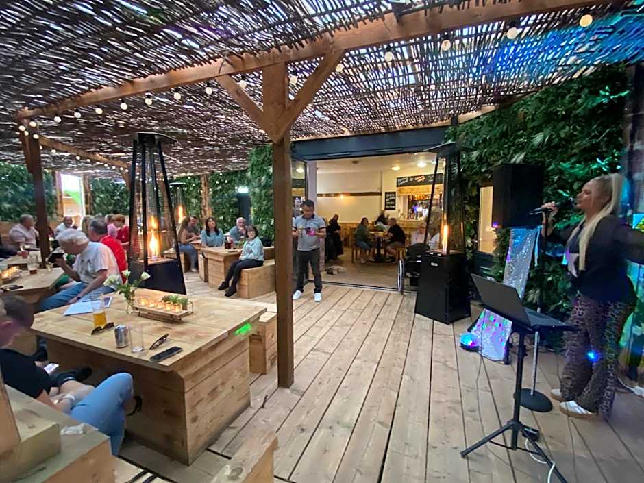 Black Bull Retreat, Barmston with Private Hot Tubs