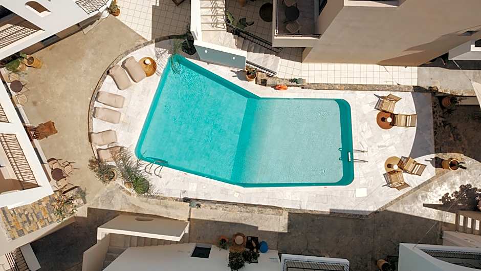 NAMI HOTEL & SUITES