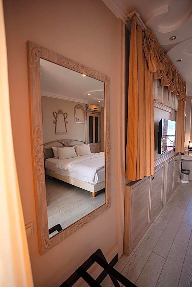 Piazza Boutique Hotel