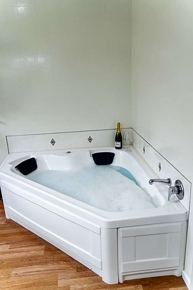 Pacific Coast Motor Lodge