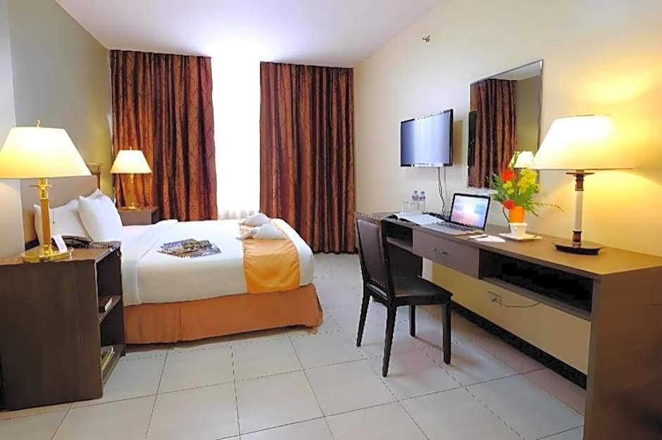 OYO 187 The Maxwell Hotel