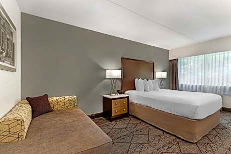 Best Western Plus Longbranch Hotel & Convention Center