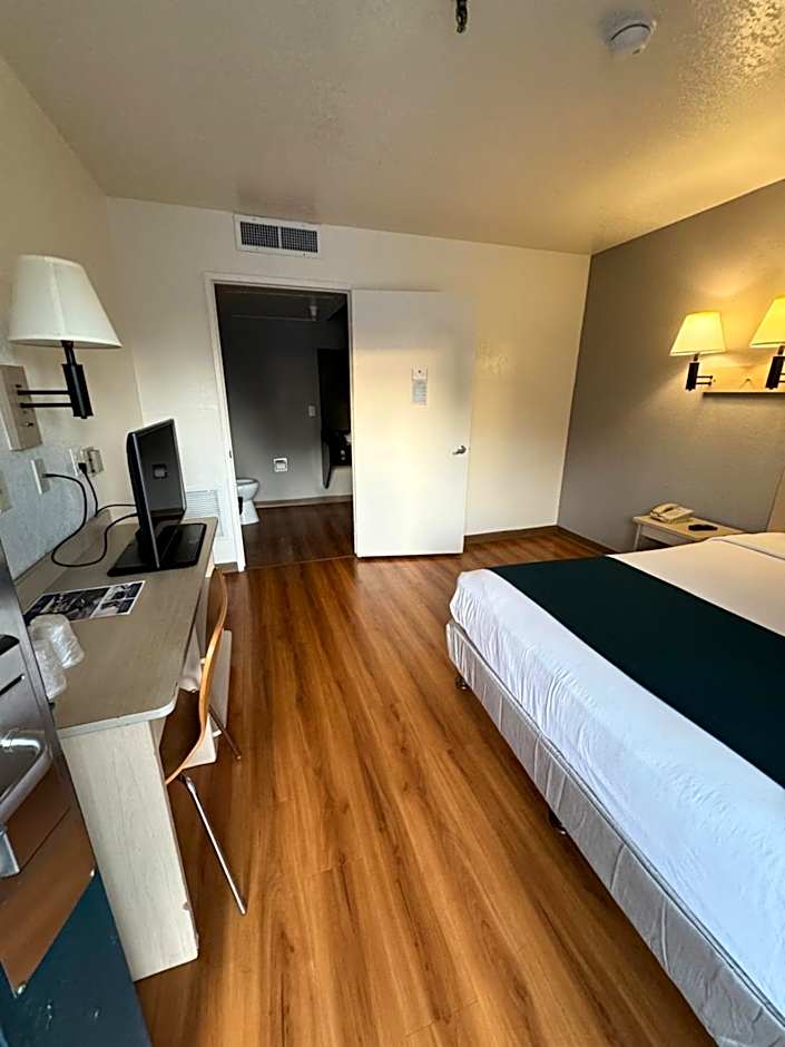 Motel 6-Stanton, CA